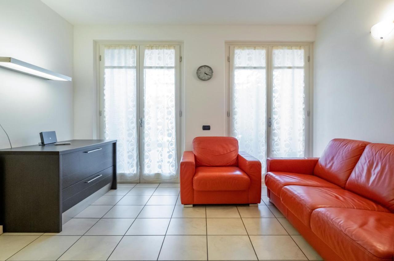 Piana Di Solaro Modern Flat & Swimming Pool Lägenhet Lerici Exteriör bild