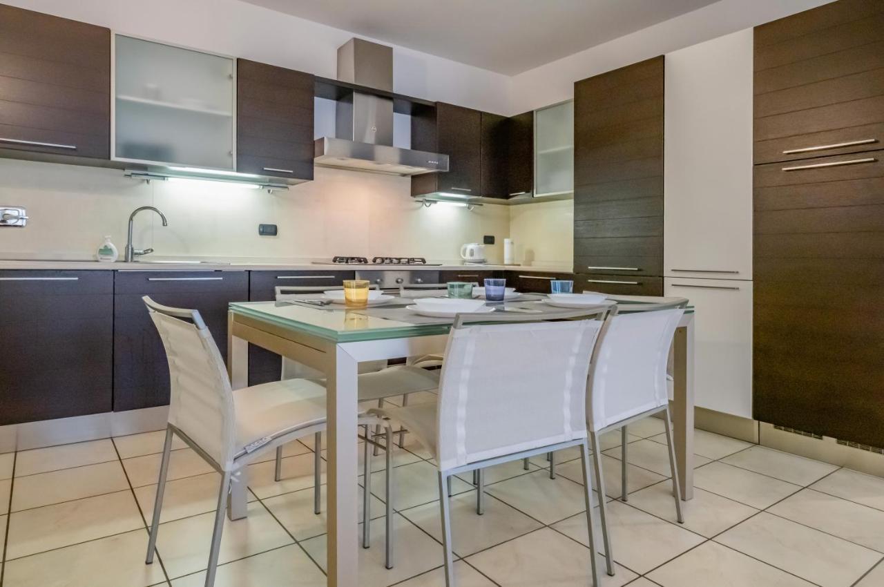 Piana Di Solaro Modern Flat & Swimming Pool Lägenhet Lerici Exteriör bild