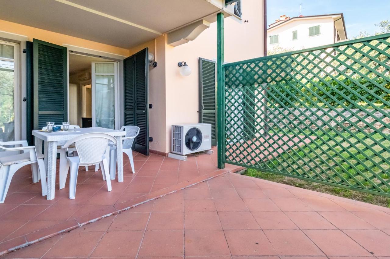Piana Di Solaro Modern Flat & Swimming Pool Lägenhet Lerici Exteriör bild